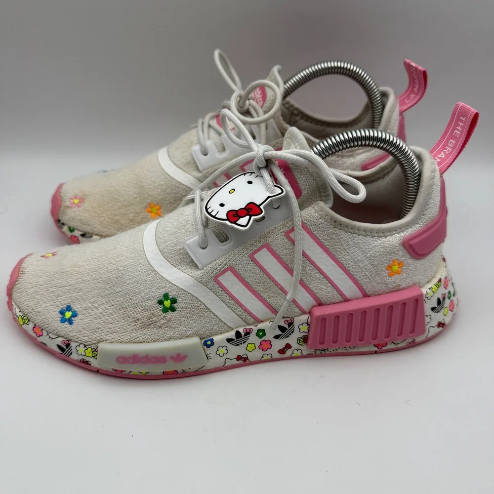Adidas NMD R1 Hello Kitty Floral Sneakers Casual Shoes Pink White Youth Size 7